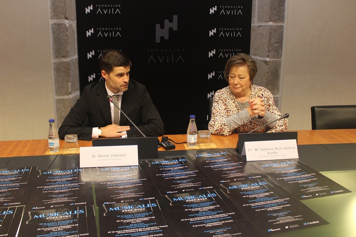 Dolores Ruiz Ayúcar y David Jiménez en la presentación de las jornadas