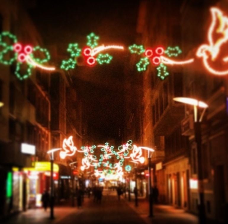 La calle Ancha iluminada las pasadas Navidades