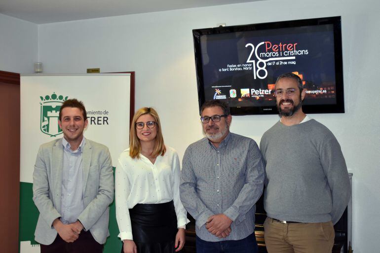 El vídeo trata de aunar todo lo que la fiesta representa para atraer turistas de fuera de Petrer