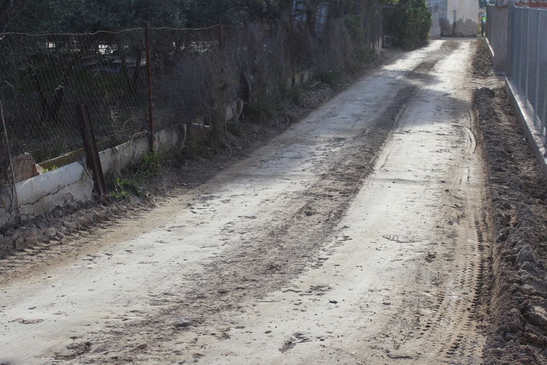 Camino rural a asfaltar en Novelda