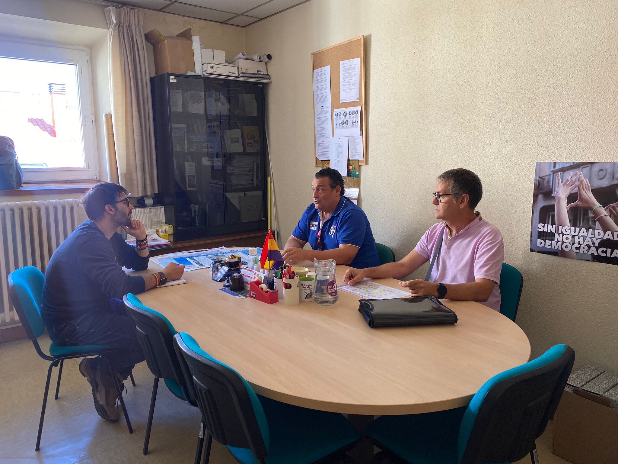 IU-Podemos se reúne con los trabajadores del servicio de autobuses de Palencia para conocer sus necesidades