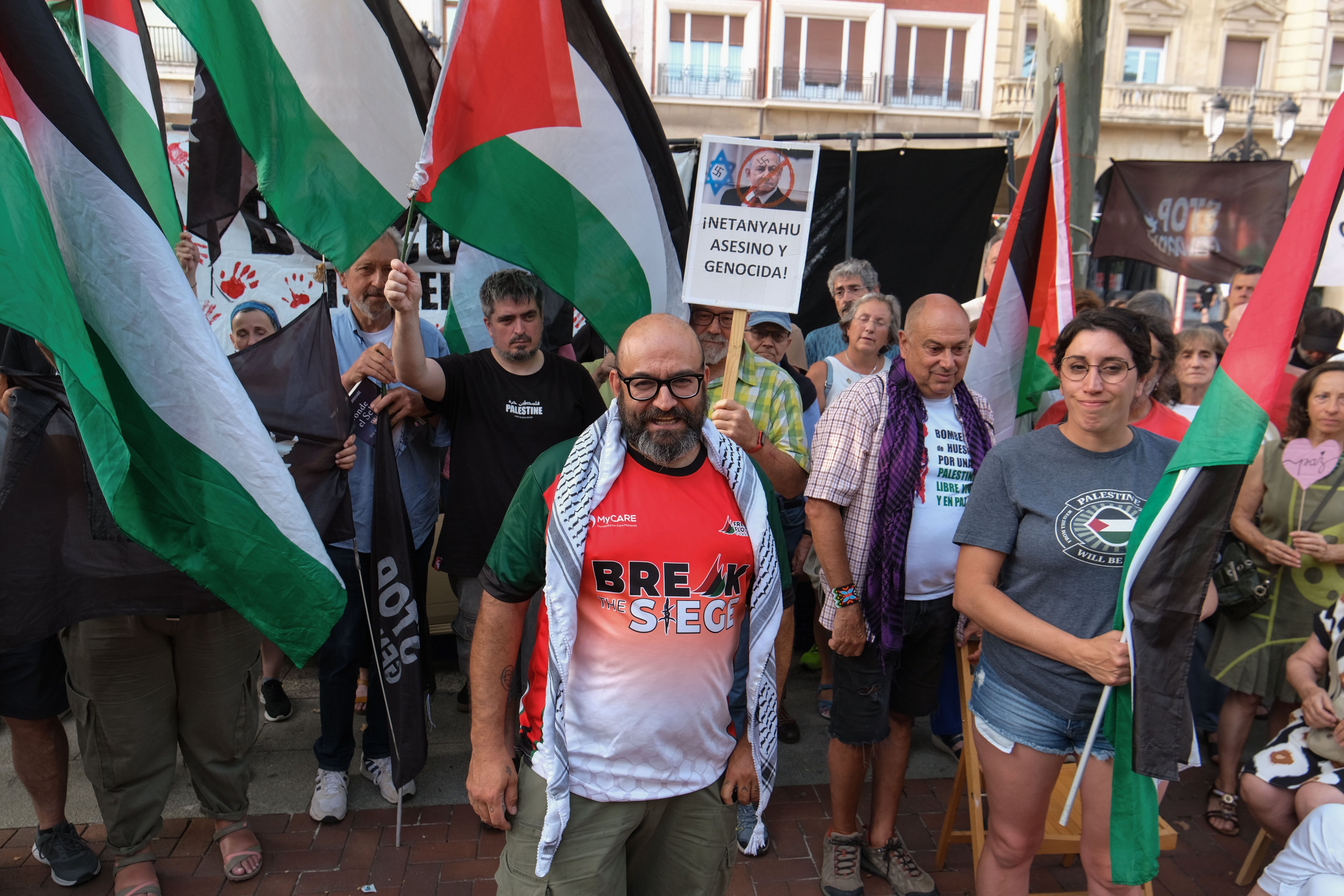 LOGROÑOA, 12/06/2025.- Encuentro informativo este jueves en Logroño con el activista español que fue interceptado en el barco de La Flotilla de la Libertad, Sergio Toribio, que ha aportado novedades sobre la situación del resto de la tripulación y ha compartido su experiencia. EFE/Fernando Díaz
