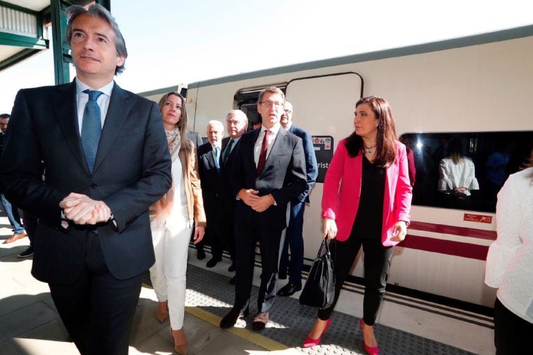 El PSOE critica el acto de De la Serna y Feijóo en relación al tren Lugo - Ourense