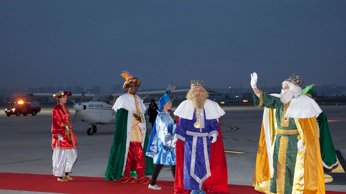 Los Reyes Magos llegarán a Cantabria con frío y nieve para repartir ilusión en avión, barco o en camellos