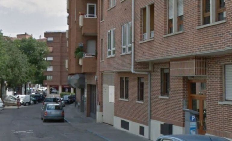 Imagen de la calle Madrona junto a la avenida Ezequiel González