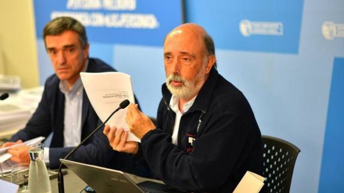 Paco Etxeberria: "Los ayuntamientos deberían oficializar las listas de víctimas"