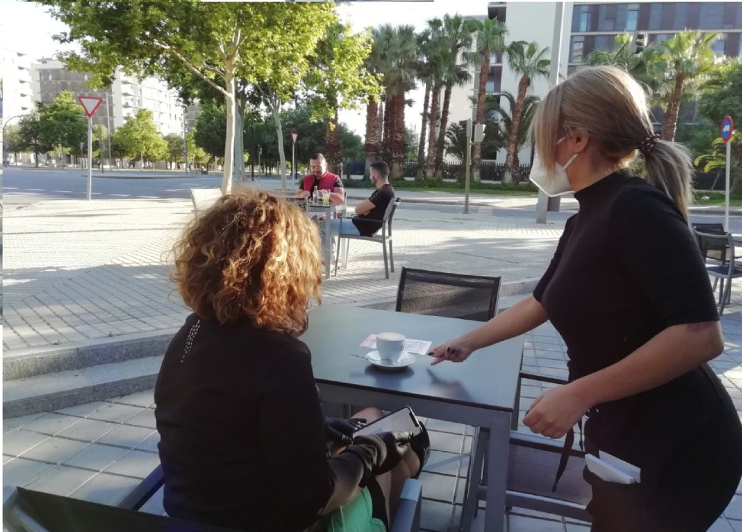 Los negocios hosteleros de la provincia pudieron subir sus persianas, después de dos meses, el pasado lunes