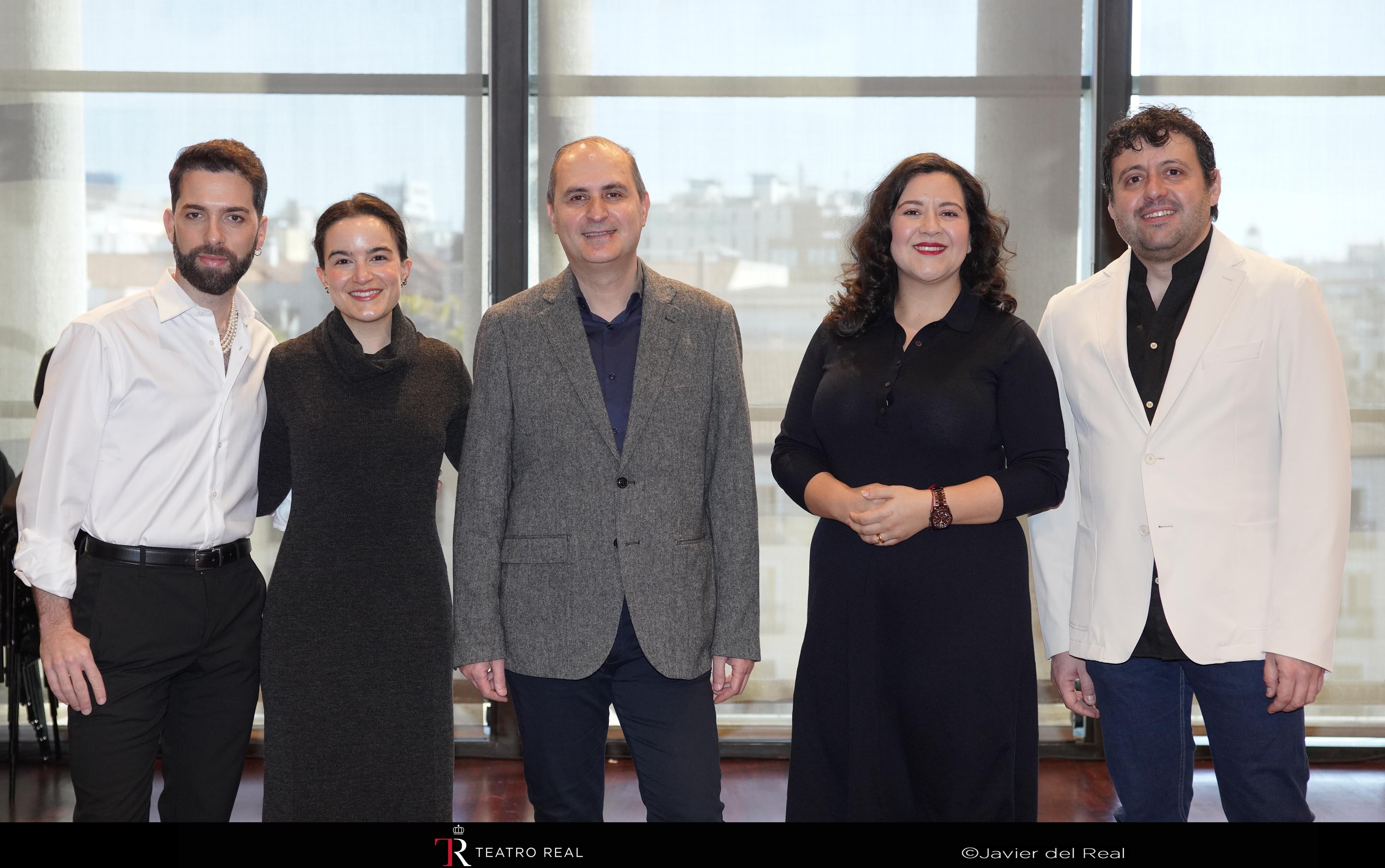 Rafael R. Villalobos, Natalia Labourdette, Jesús Torres, Adriana González y Jordi Francés