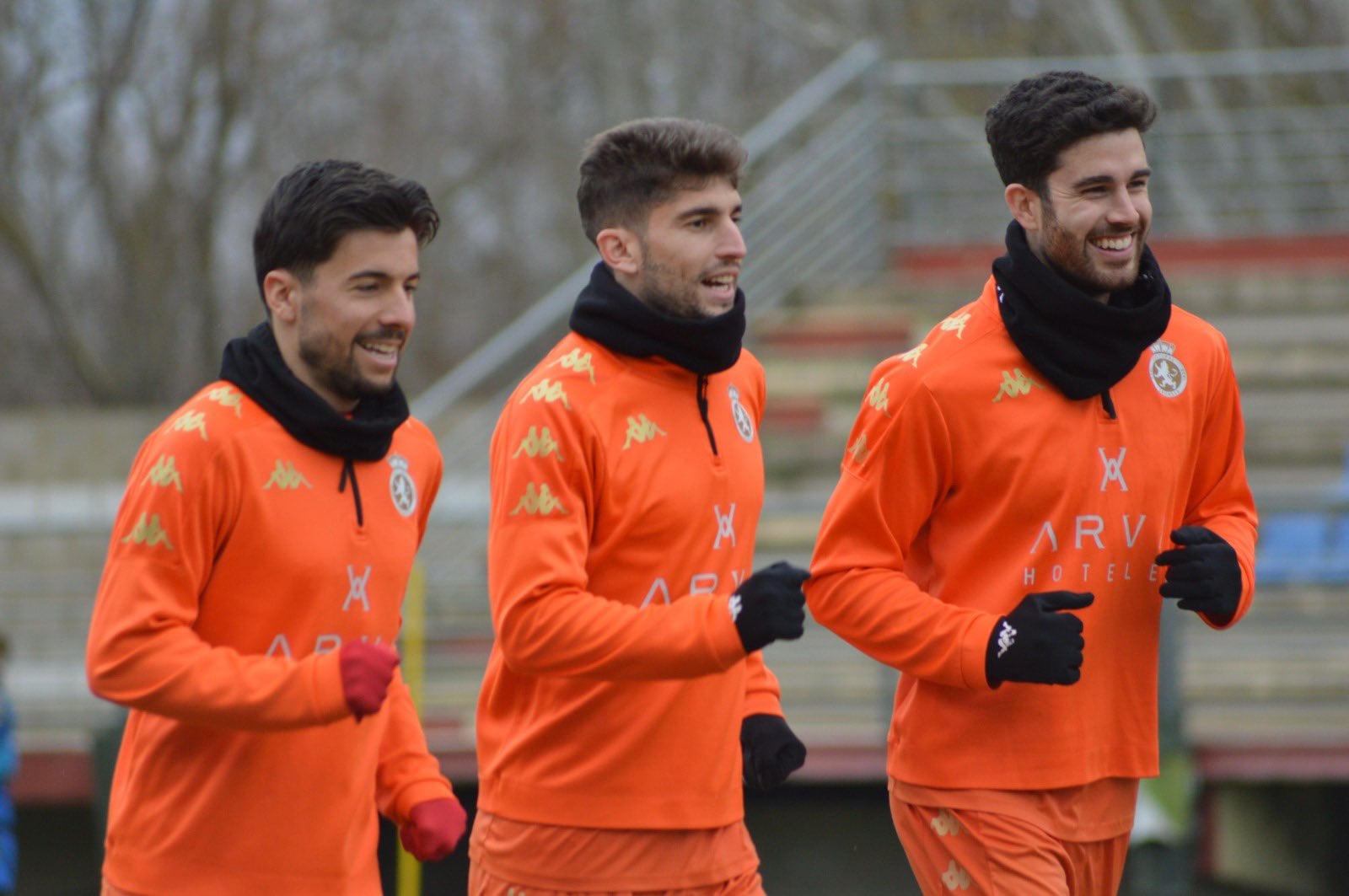 Entrenamiento de la Cultural en el Área Deportiva de Puente Castro.