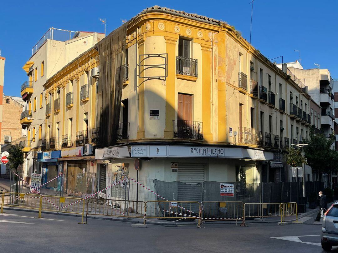 Edificio "de Peñalver" en la Plaza de San Francisco de Linares.