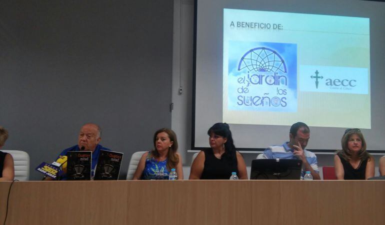 Momento de la intervención de Francisco Vilches, de la Asociación ALES, de enfermedades raras de la Sangre, presentando el proyecto &#039;Jardin de los Sueños&#039;