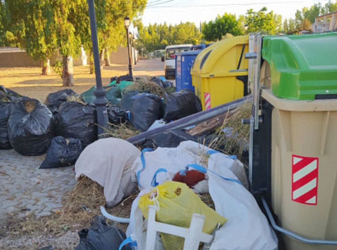 En el municipio toledano hay exceso de basura en las últimas fechas