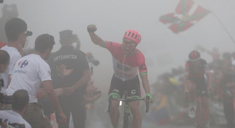 El canadiense Michael Woods (Education First) gana la decimoséptima etapa de la Vuelta disputada entre Getxo y el Monte Oiz 