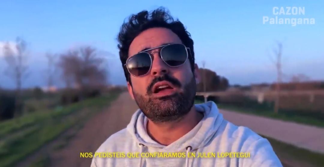 Cazon Palangana, humorista y creador de contenido de Internet.