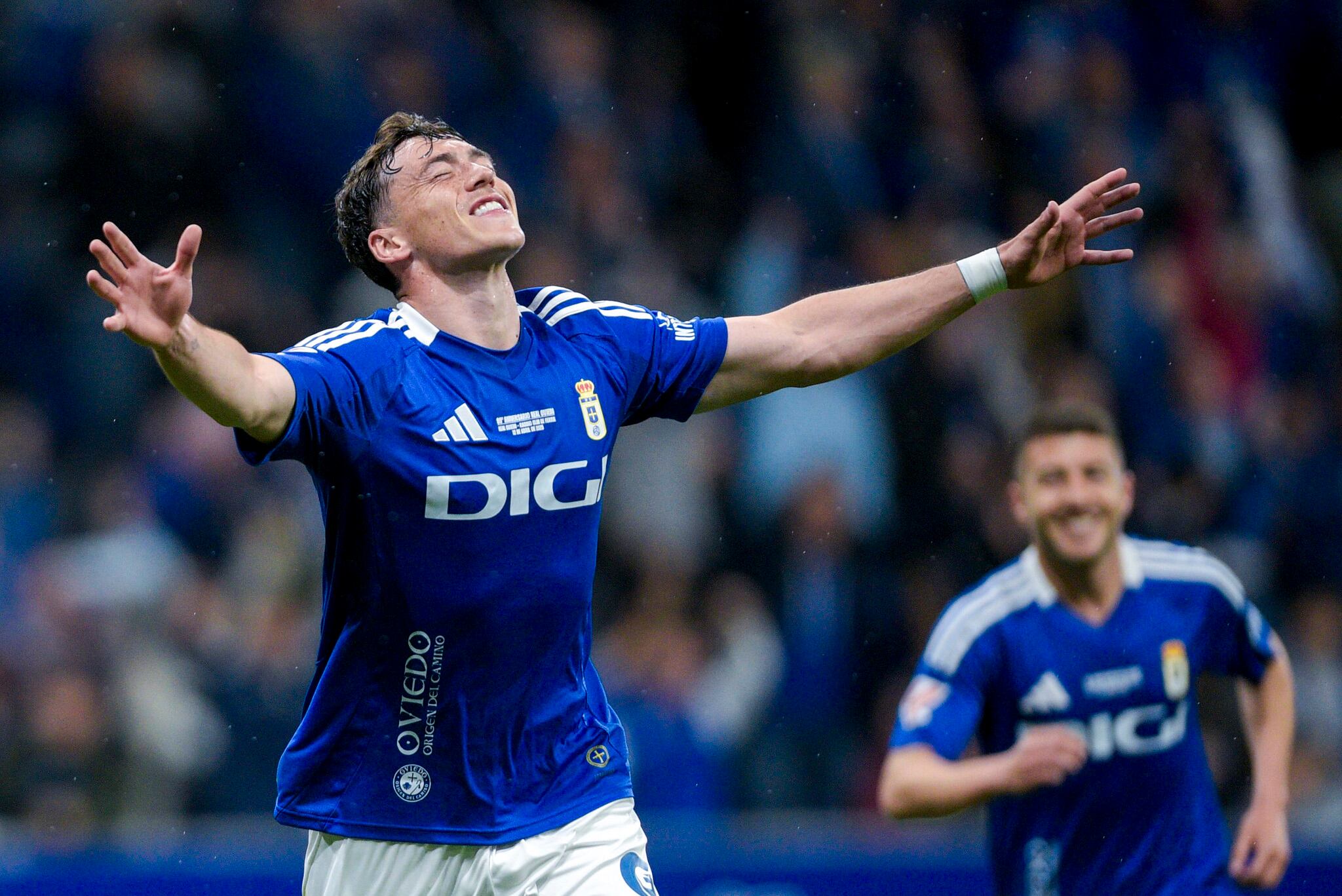 Fede Viñas seguirá en el Real Oviedo