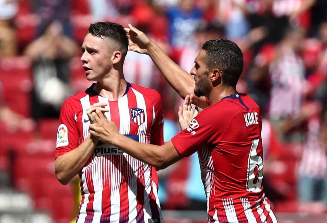 Borja Garcés celebra su primer gol para dar el empate al equipo frente al Eibar en el descuento