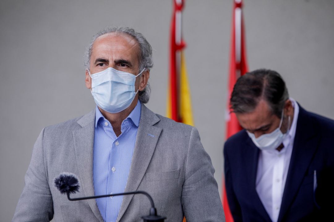 El Consejero de Salud de la Comunidad de Madrid, Enrique Ruiz Escudero, interviene durante la rueda de prensa posterior a la reunión de coordinación en el ámbito del PLATERCAM.