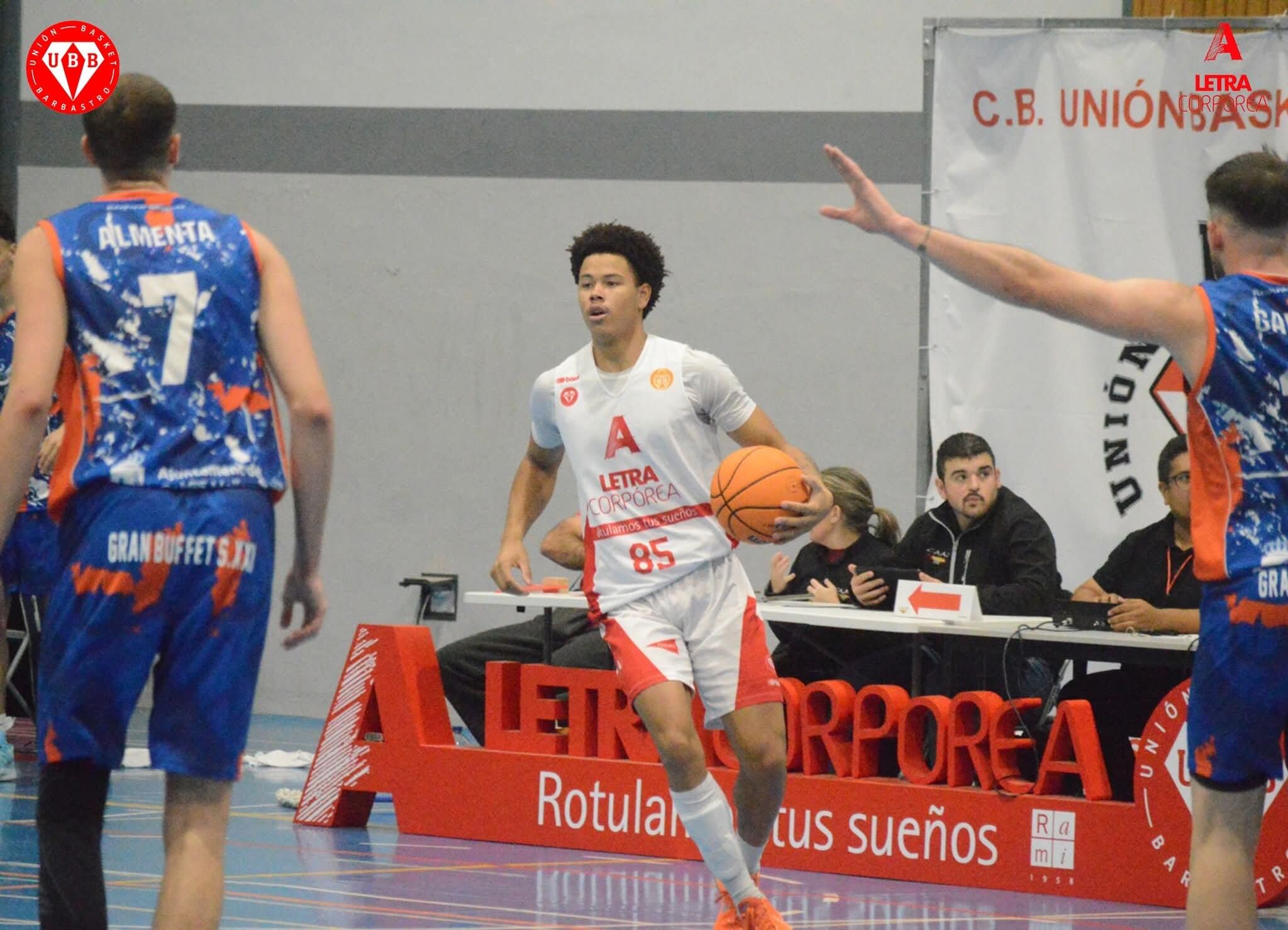 Letra Corpórea UB Barbastro perdió en Valls en un ajustado final. Foto: Unión Basket Barbastro