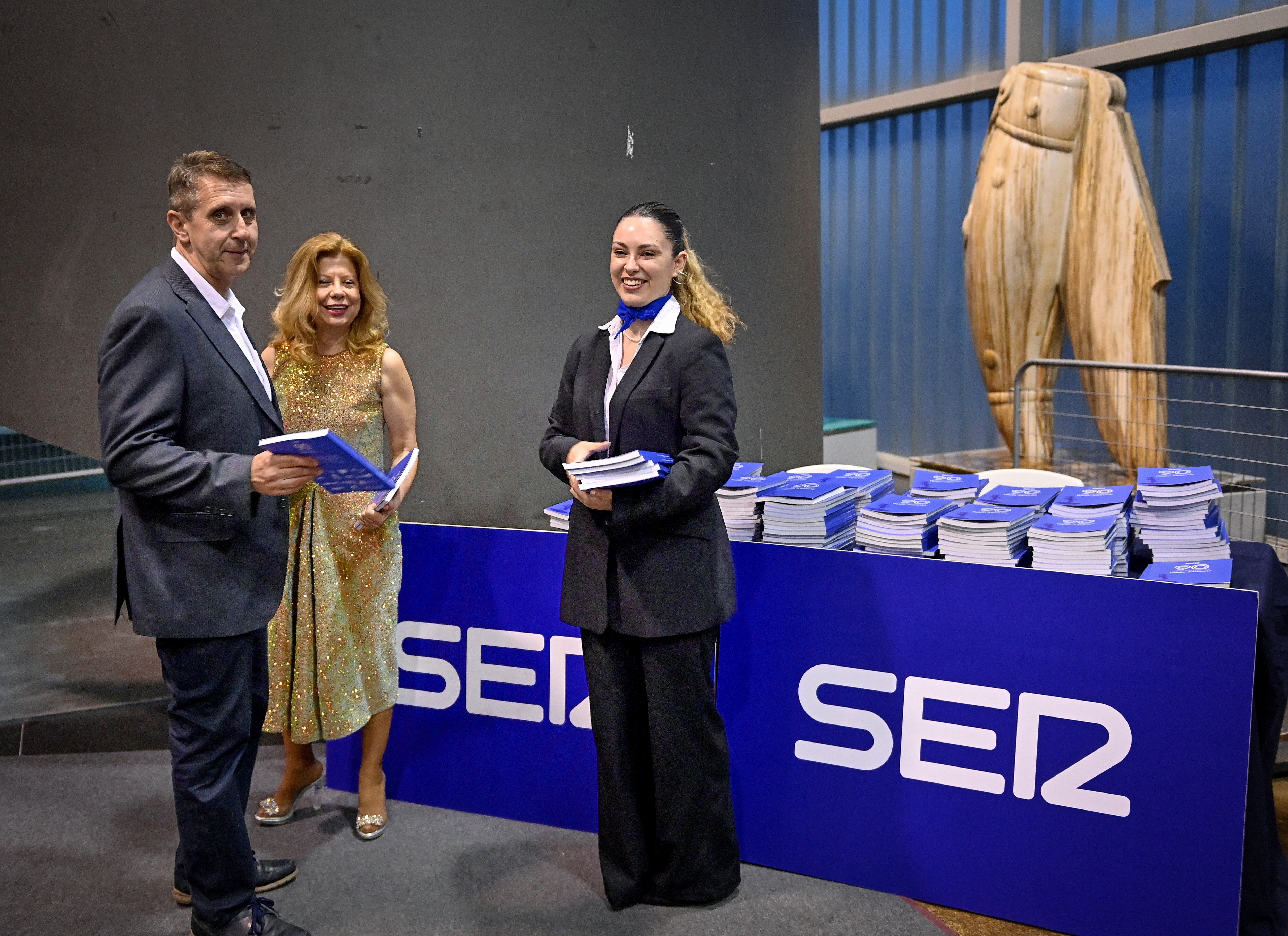 Estrella Toribio y su acompañante, durante la gala por el 90 aniversario de Radio Albacete.