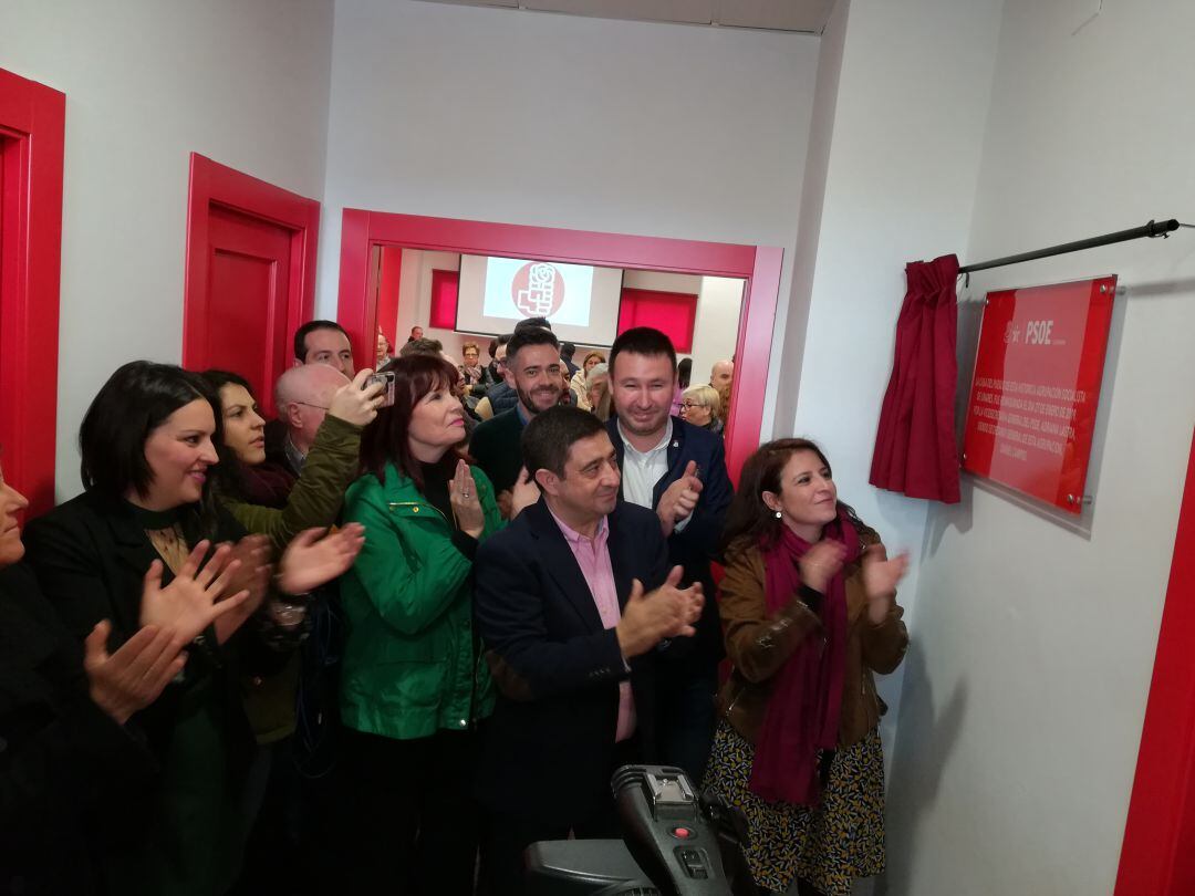 El PSOE escenifica su nuevo rumbo político con la inauguración de su sede