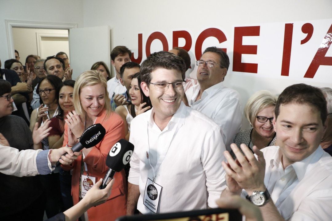 Jorge Rodríguez celebra el triunfo en las municipales 