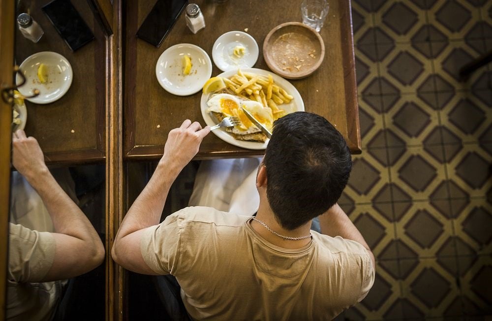 Comiendo en Los Galgos (&#039;Cocina Porteña&#039;, Santiago Ciuffo).