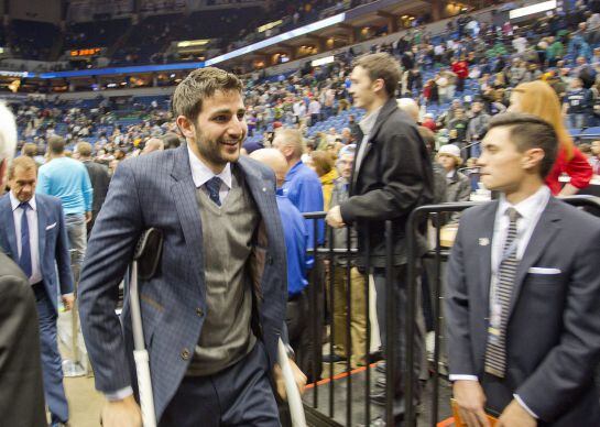 MSP07. MINNEAPOLIS (EEUU9, 19/11/14.- El jugador español Ricky Rubio de los Minnesota Timberwolves a su salida de la cancha durante un partido de la NBA disputado entre los Minnesota Timberwolves y New York Knicks, hoy, miércoles 19 de noviembre de 2014, 