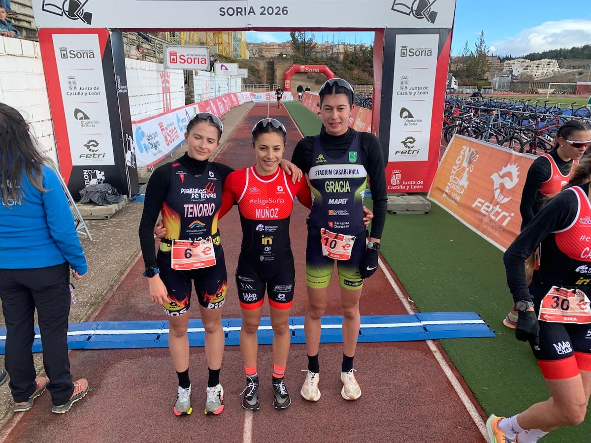 Marina Muñoz capitanea a un gran Deporama Triatlón Soriano compitiendo en casa