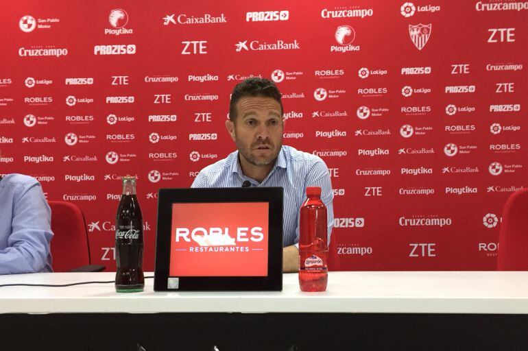 El técnico del Sevilla Atlético, Luis García Tevenet, durante una de sus ruedas de prensa.