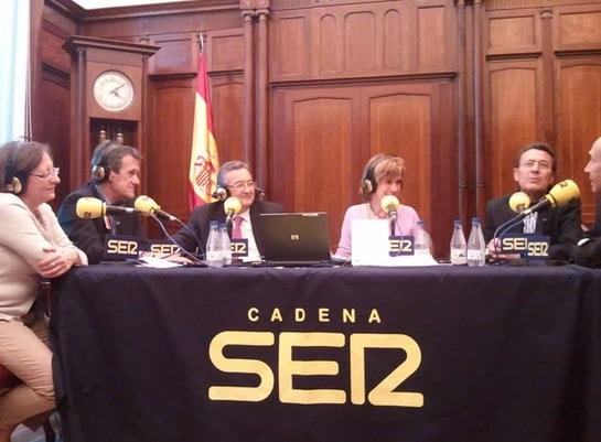 Ángeles Afuera, Mariano Revilla, Manuel Hernandez, Gemma Nierga, Rafael Luis Díaz y José Joaquín Iriarte