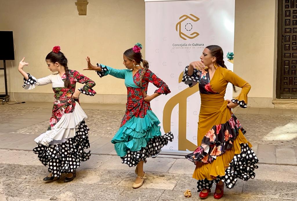 Bailarinas de la escuela Carmen Romero