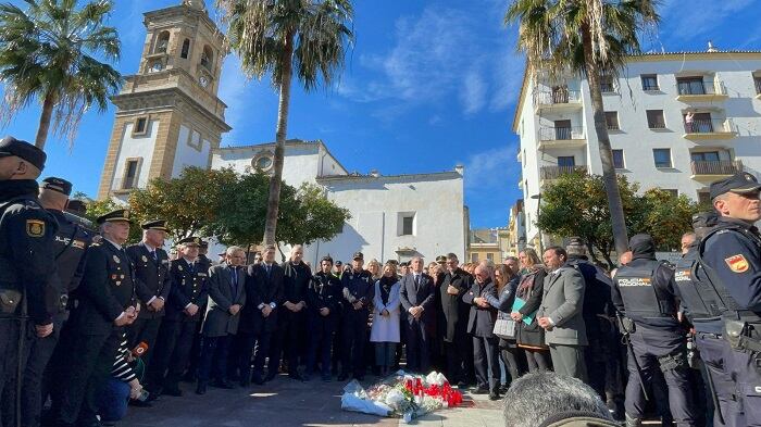 Un momento del minuto de silencio