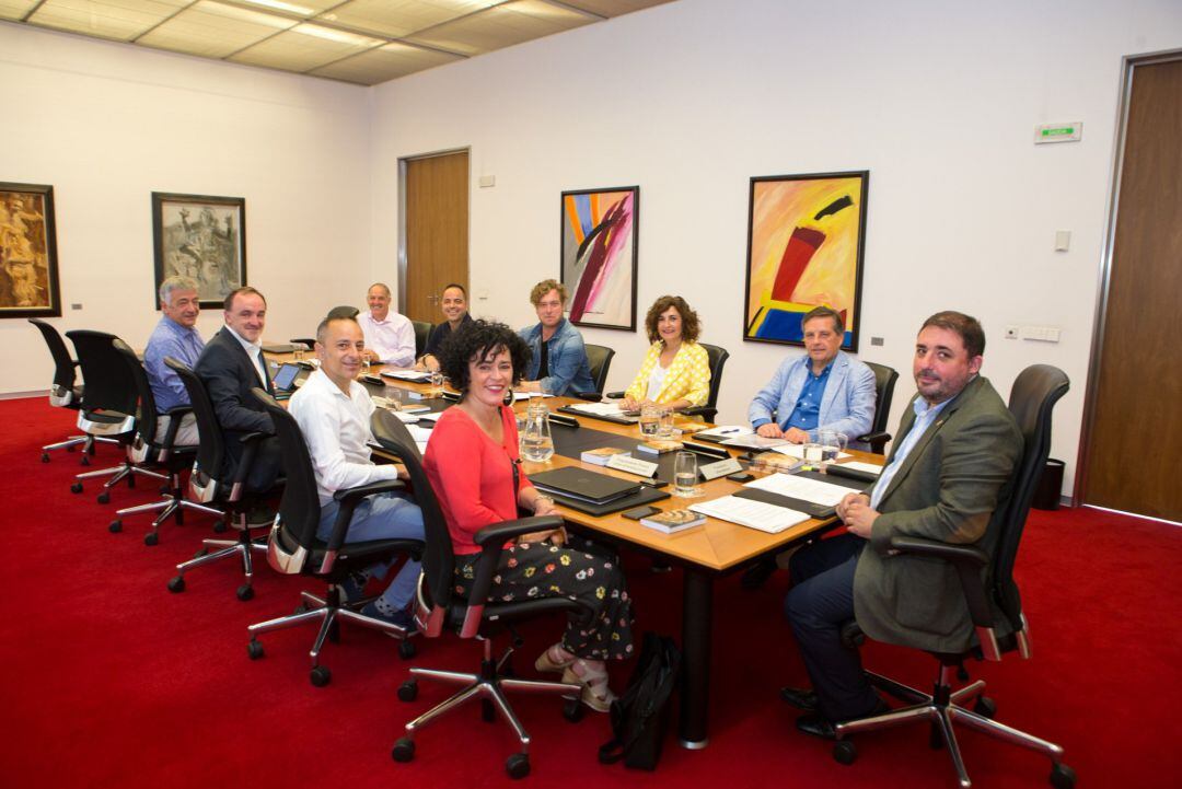 Reunión de la Mesa y Junta de Portavoces del Parlamento de Navarra