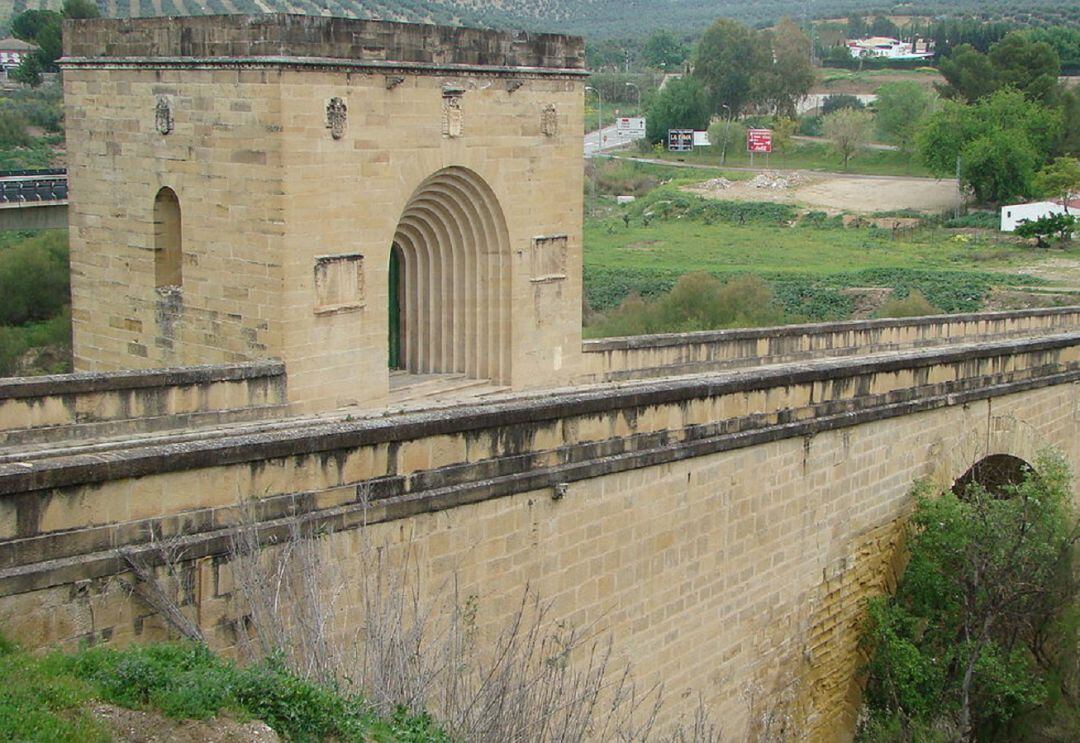 El título del libro hace referencia al bellísimo Puente del Obispo de la pedanía baezana del mismo nombre