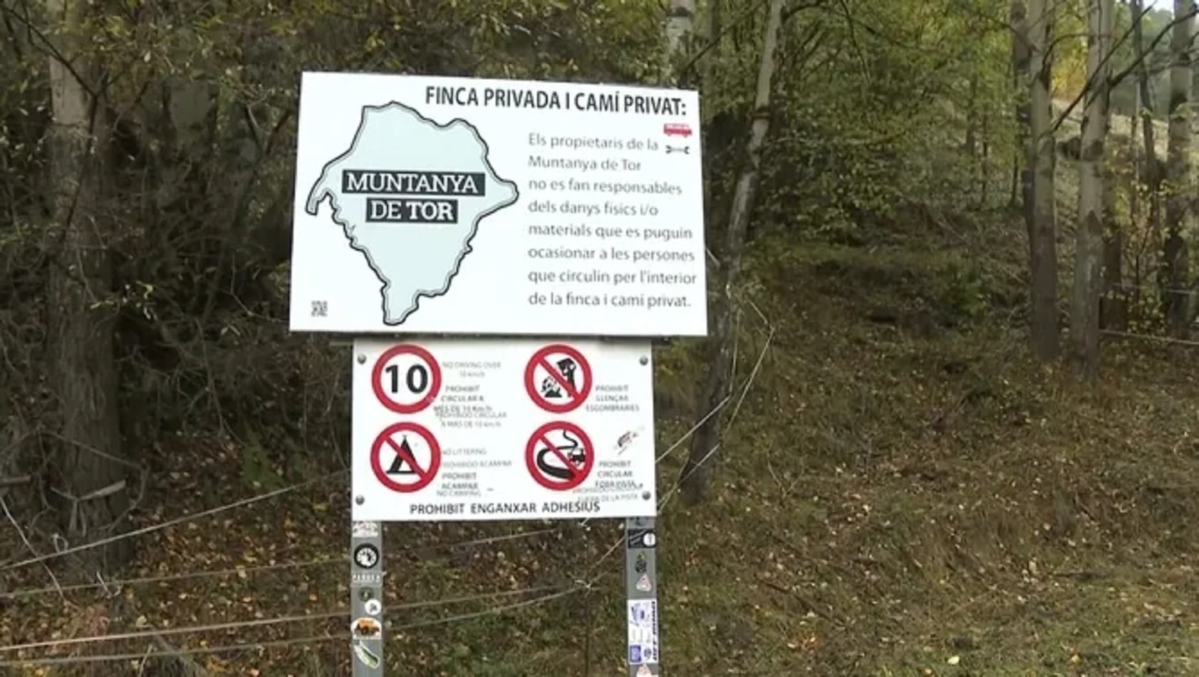 Pista d'accés al poble de Tor.