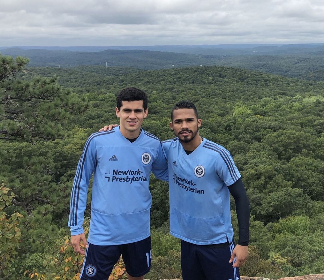 Yangel Herrera (a la derecha de la foto), nuevo jugador del Granada CF