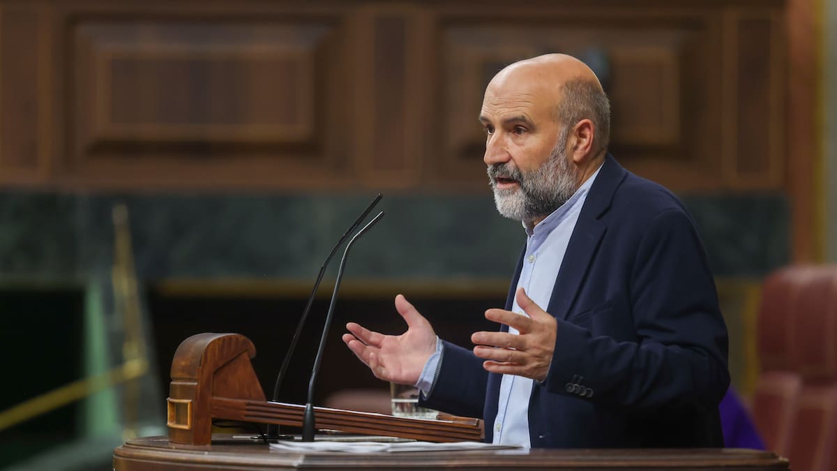 Nestor Rego explica que pedirán al Gobierno agilizar el proyecto de Cercanías para Galicia