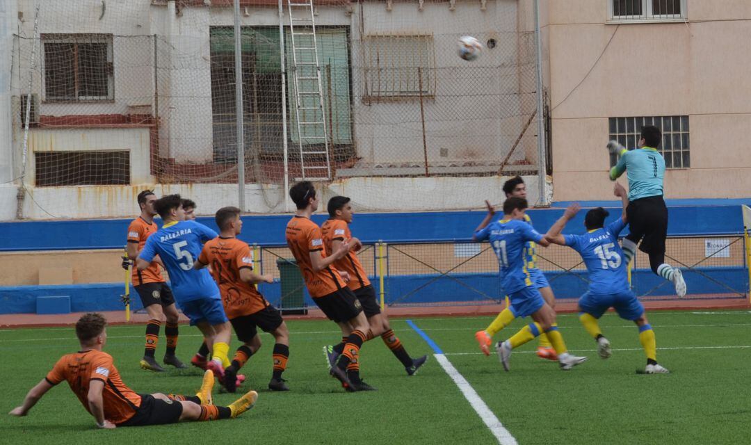 Salida del portero del Tavernes Blanques.