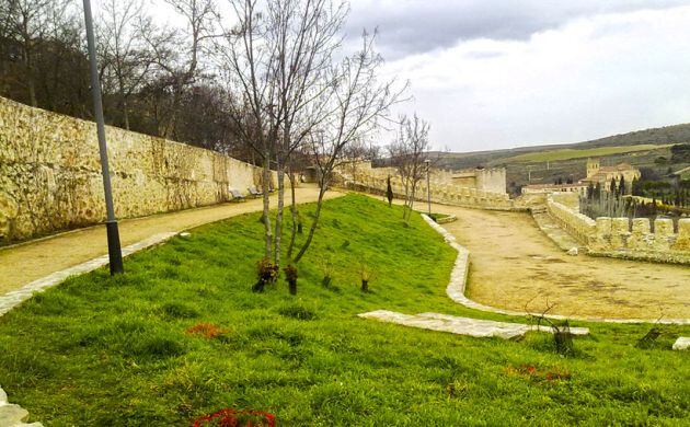 Jardín Miguel Delibes en la zona de la Muralla Norte de Segovia