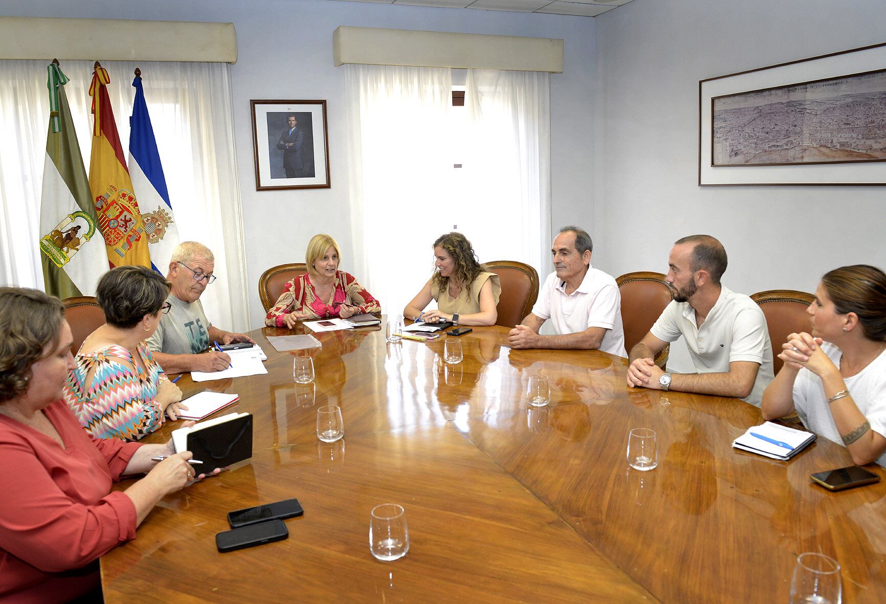 Momento de la reunión con la junta municipal de la pedanía