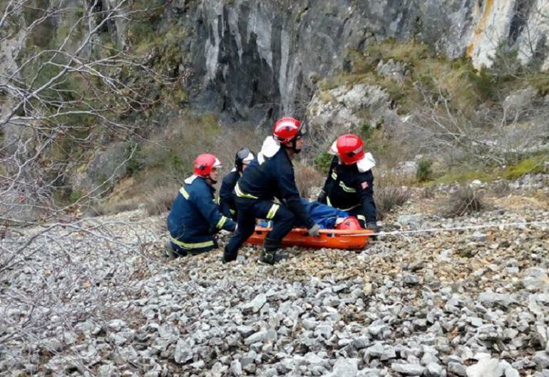 El rescate fue una operación lenta y costosa por el desnivel del terreno