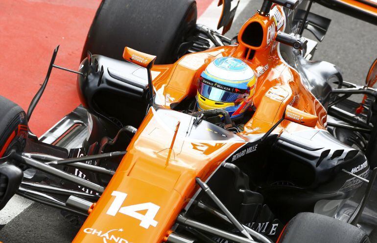 Alonso durante la segunda edición de los entrenamientos libres de Silverstone.