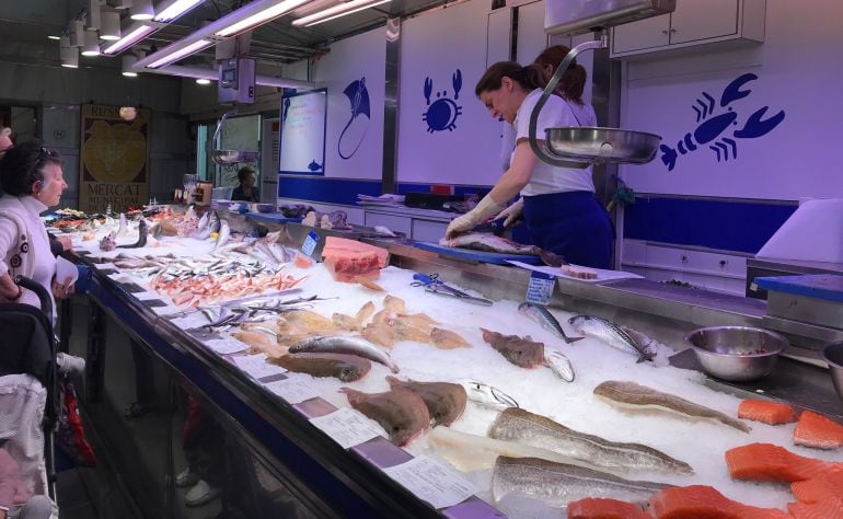 Imagen de la pescadería del Mercado de Ruzafa
