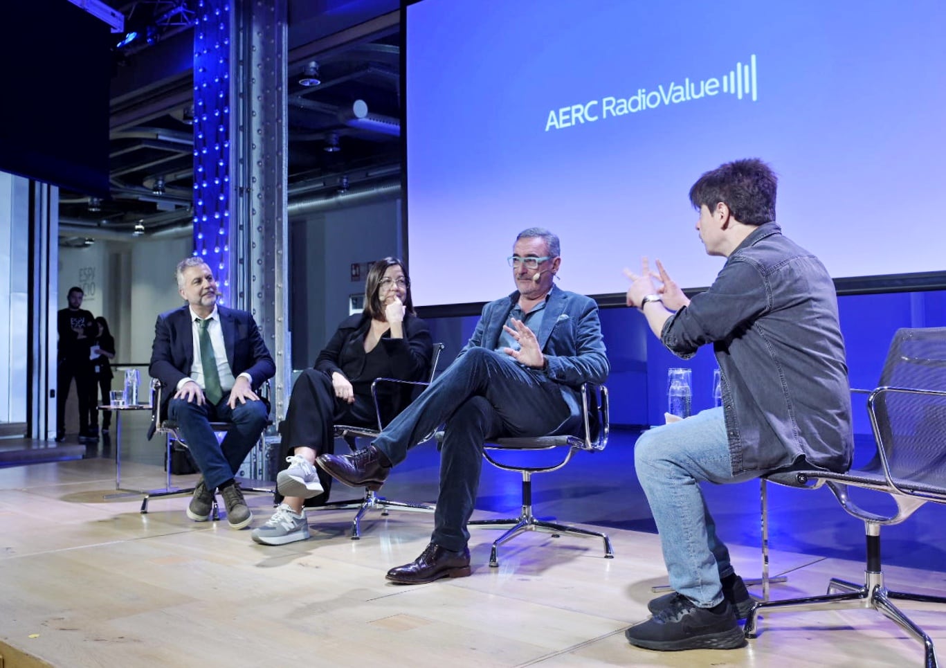 Momento histórico con motivo del Día Mundial de la Radio: emisión de un programa con Àngels Barceló (SER), Carlos Herrera (Cope) y Carlos Alsina (Onda Cero)