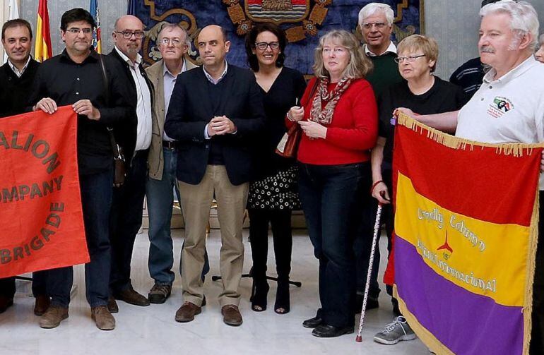 Acto en el Salón Azul con miembros de la Asociación de Brigadistas Internacionales del Reino Unido