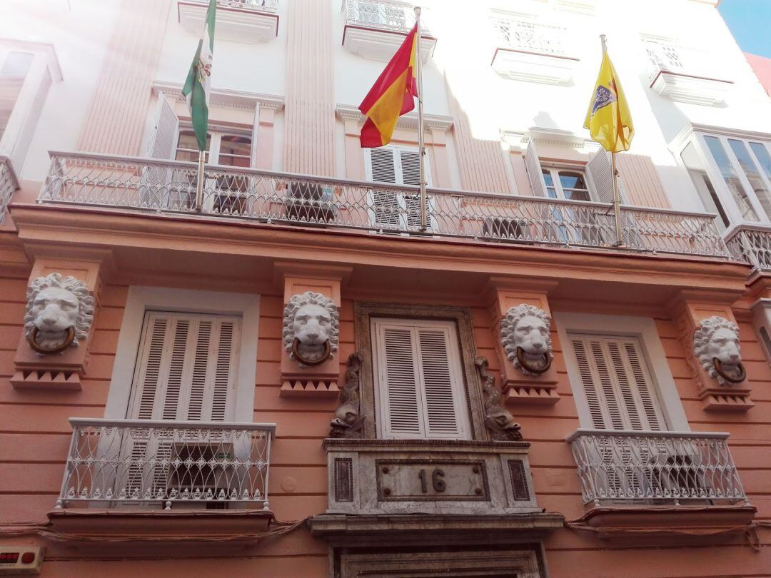 Fachada del edificio del Rectorado en calle Ancha 16