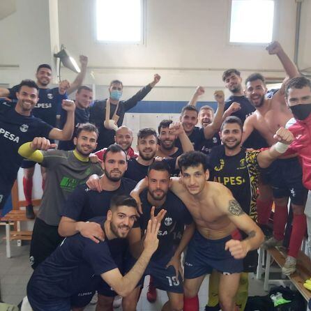 Los jugadores valleron celebran la vicotoria contra La Nucía