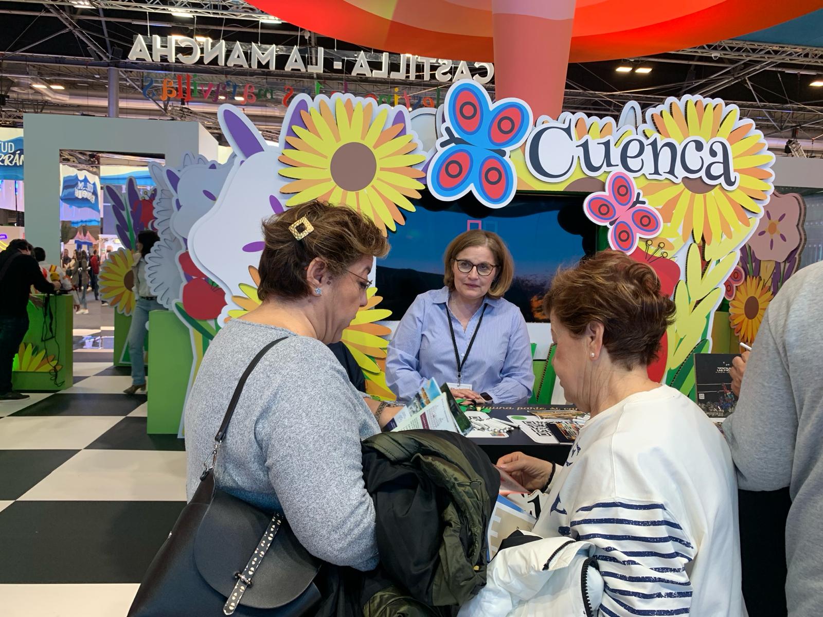 Mostrador de Cuenca en el stand regional de FITUR 2024