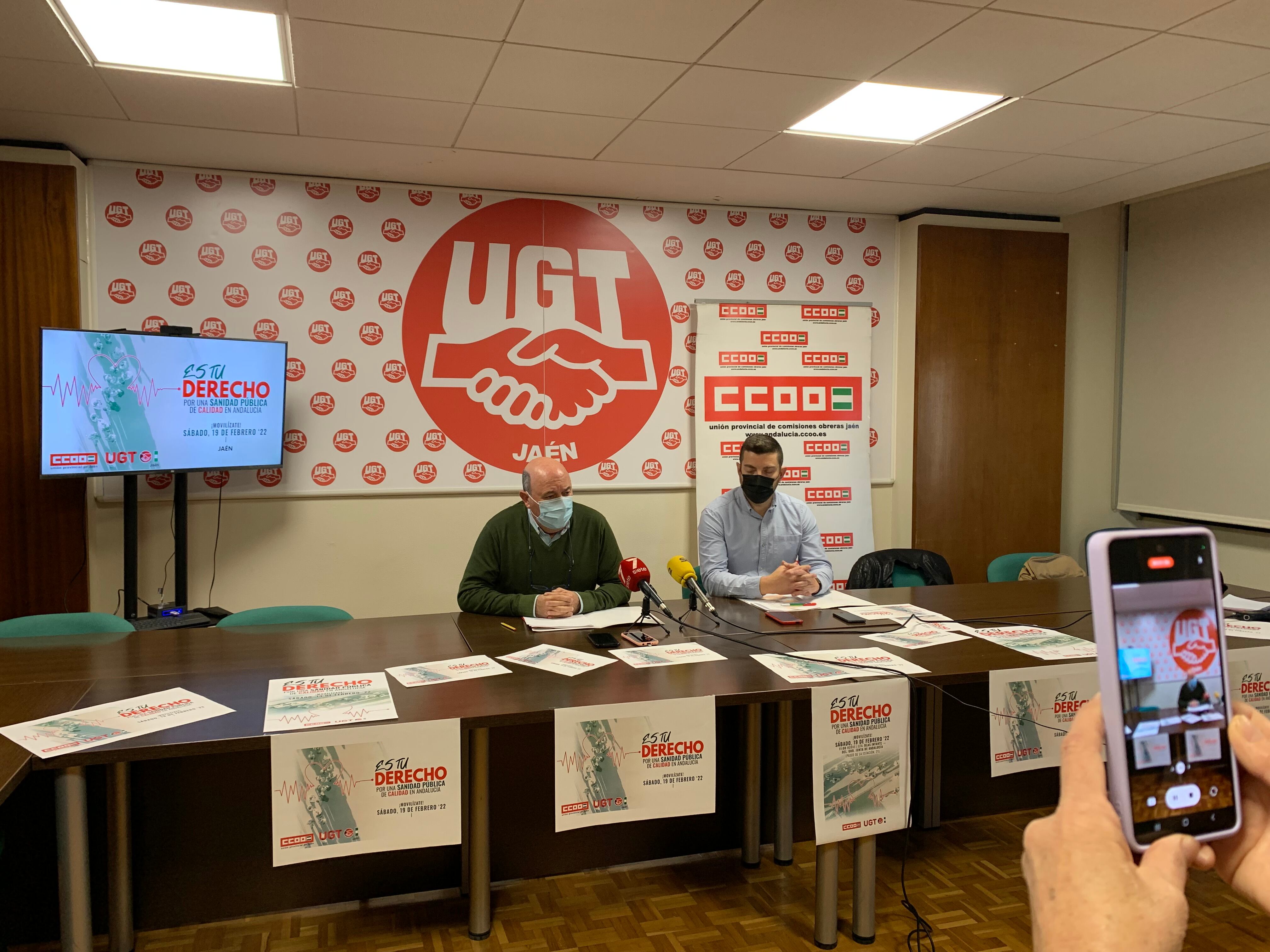 De izquiera a derecha, el secretario provincial de UGT, Manuel Salazar, y el de Comisiones Obreras, Francisco Cantero.