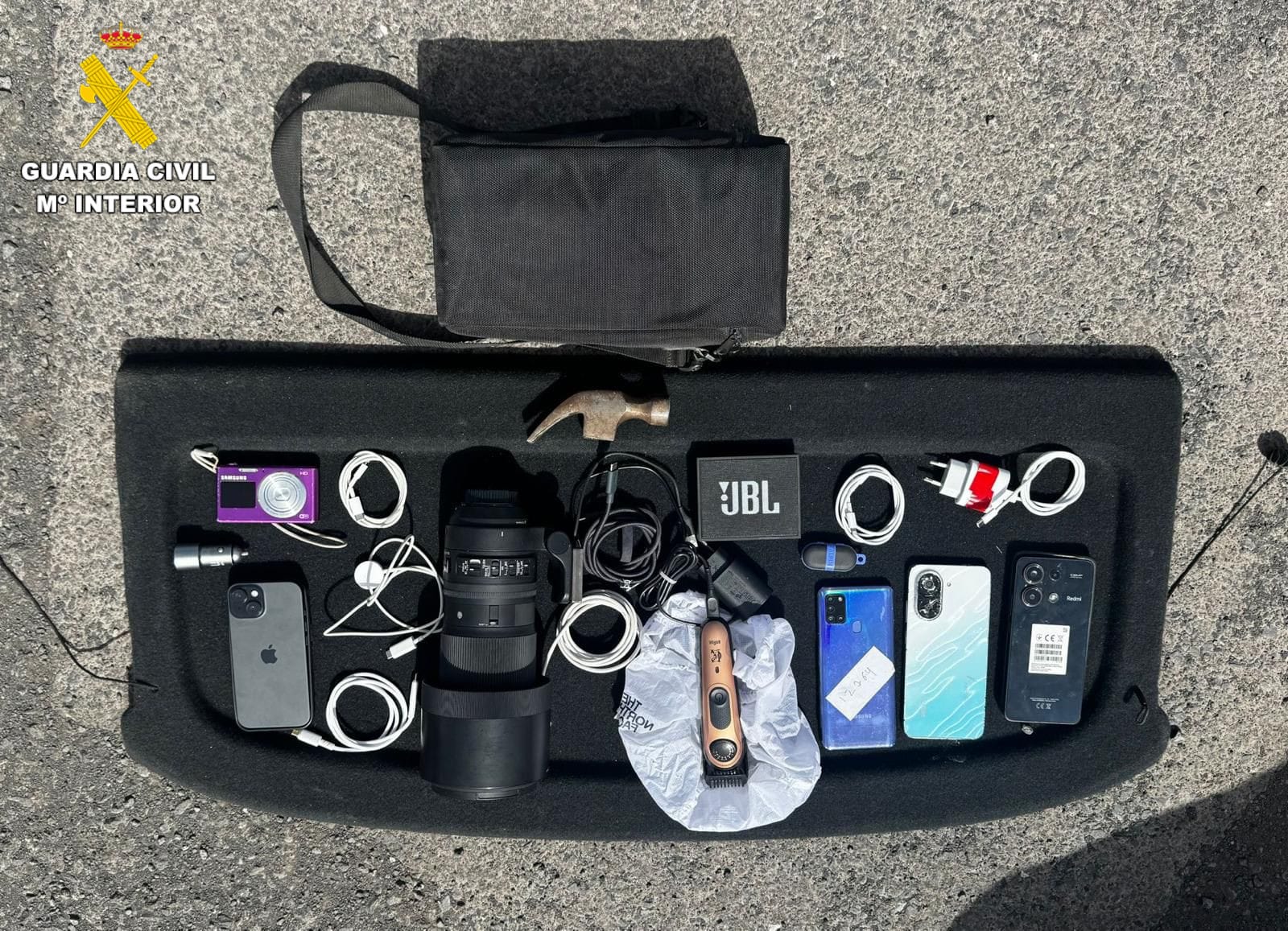 Objetos robados en coches de alquiler en Lanzarote y recuperados por la Guardia Civil.